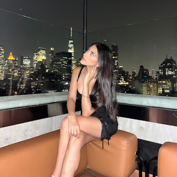 Meet your Posher, Keiry - Picture 1 of 1